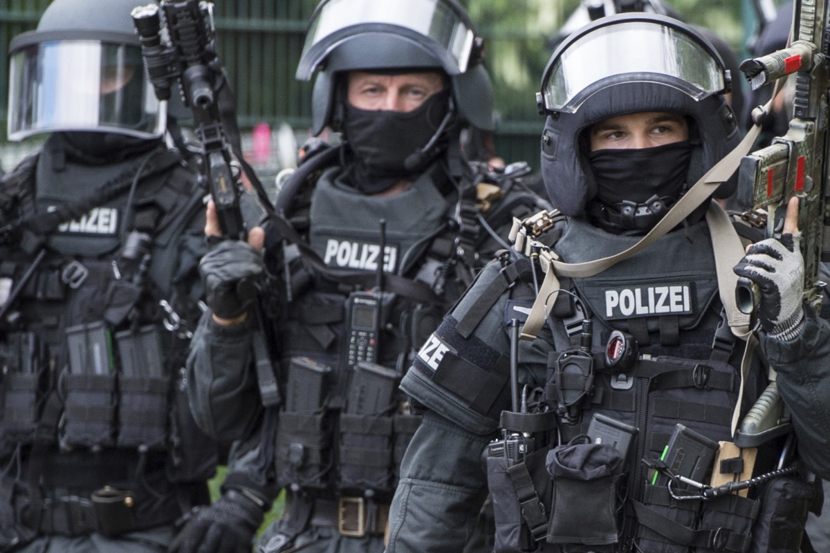 Germany.. disciplinary measures in 350 cases of suspected far-right