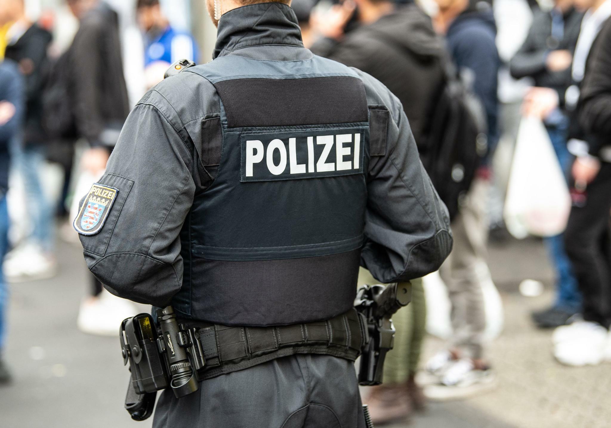 Germany ـ far-right chat groups have been discovered among members of police forces