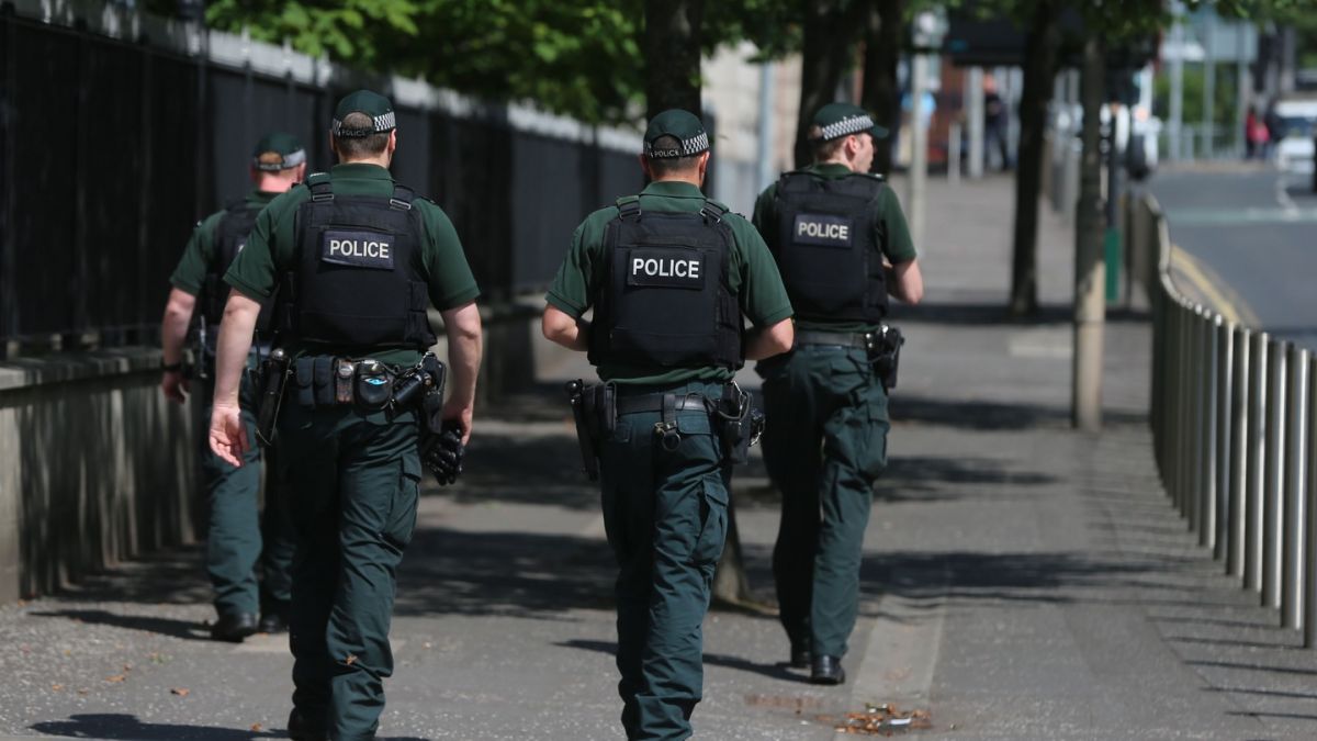 Угроза британии. Полиция Ирландии Гарда. Королевская полиция Ольстера. Полиция Северной Ирландии. Королевская ирландская полиция.